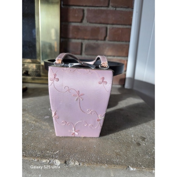 Vintage La Regale Pink Embroidered Purse Satin Clutch Evening Formal Balletcore - Picture 5 of 10